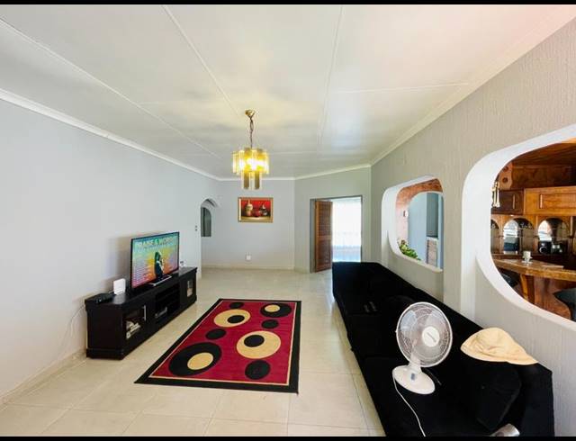 3 BEDROOM HOUSE FOR SALE IN RIDGEWAY